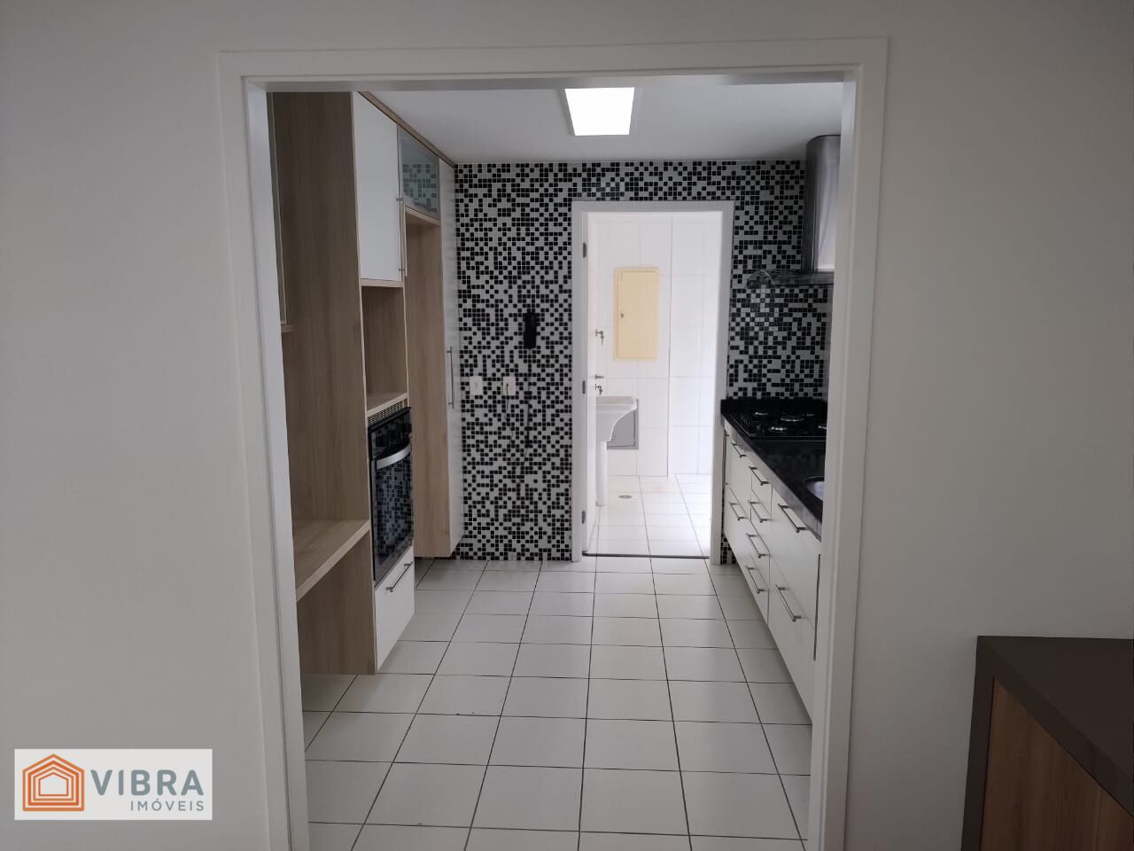 Foto 2 de Casa à venda no Residencial Quintas de Tamboré - Alphaville