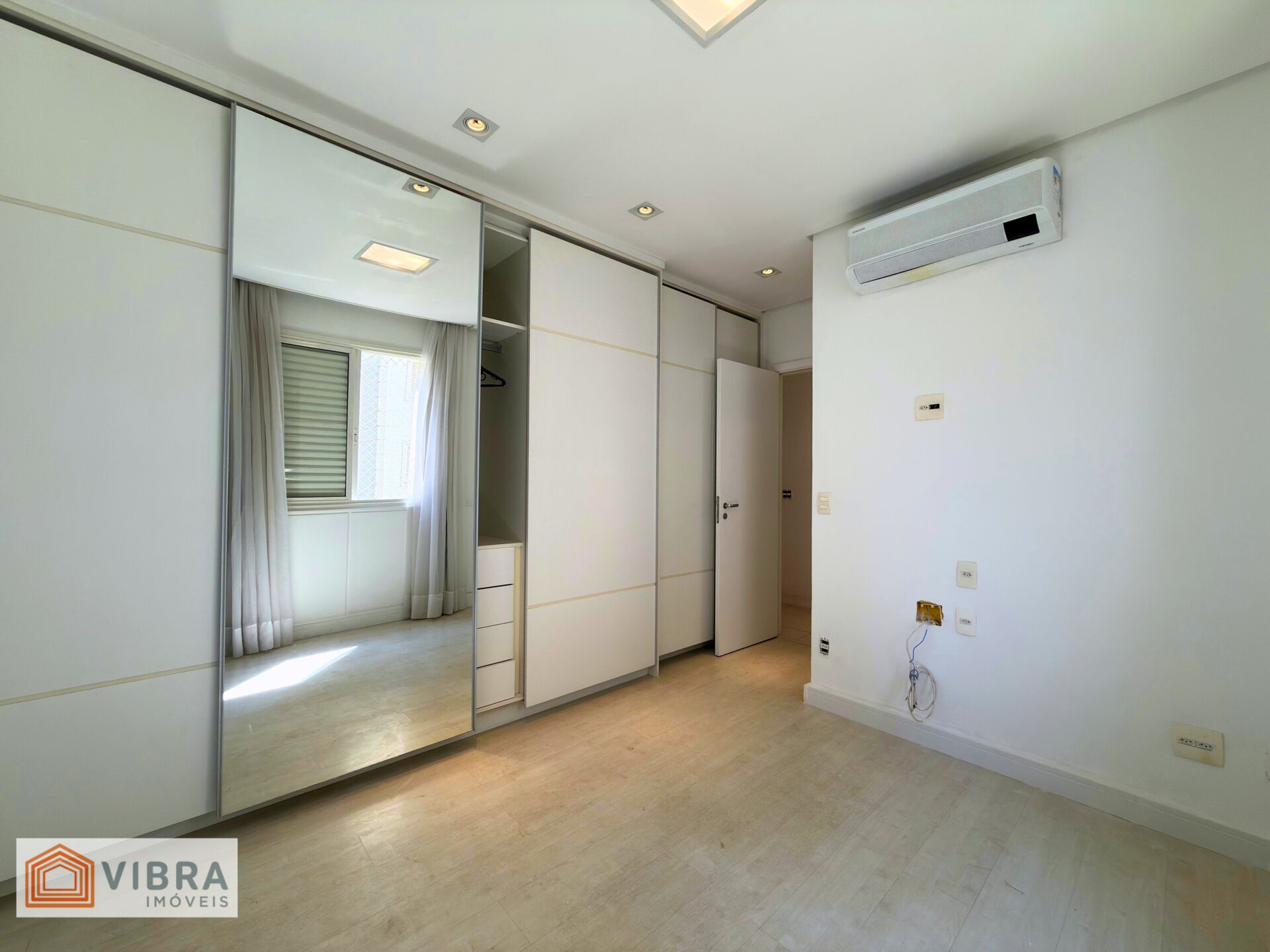 Foto 2 de Apartamento à venda no bairro Alphaville em Santana de Parnaíba/SP