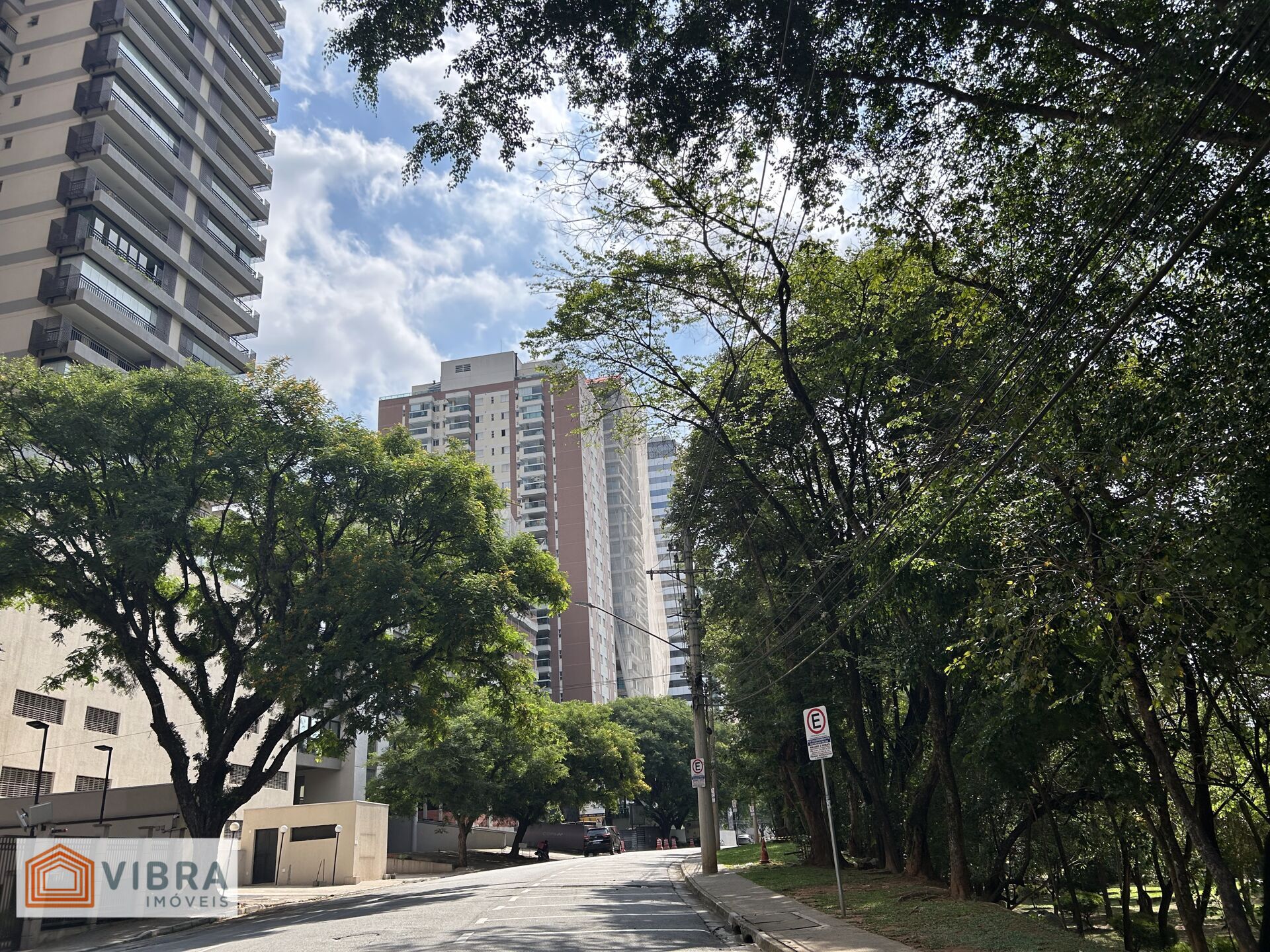 Apartamento à venda no bairro Dezoito do Forte Empresarial/Alphaville. em Barueri/SP