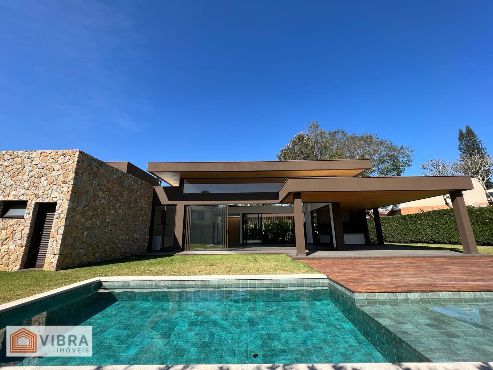 Casa Alto Padrão à Venda no Condomínio Lago Azul Golfe Club