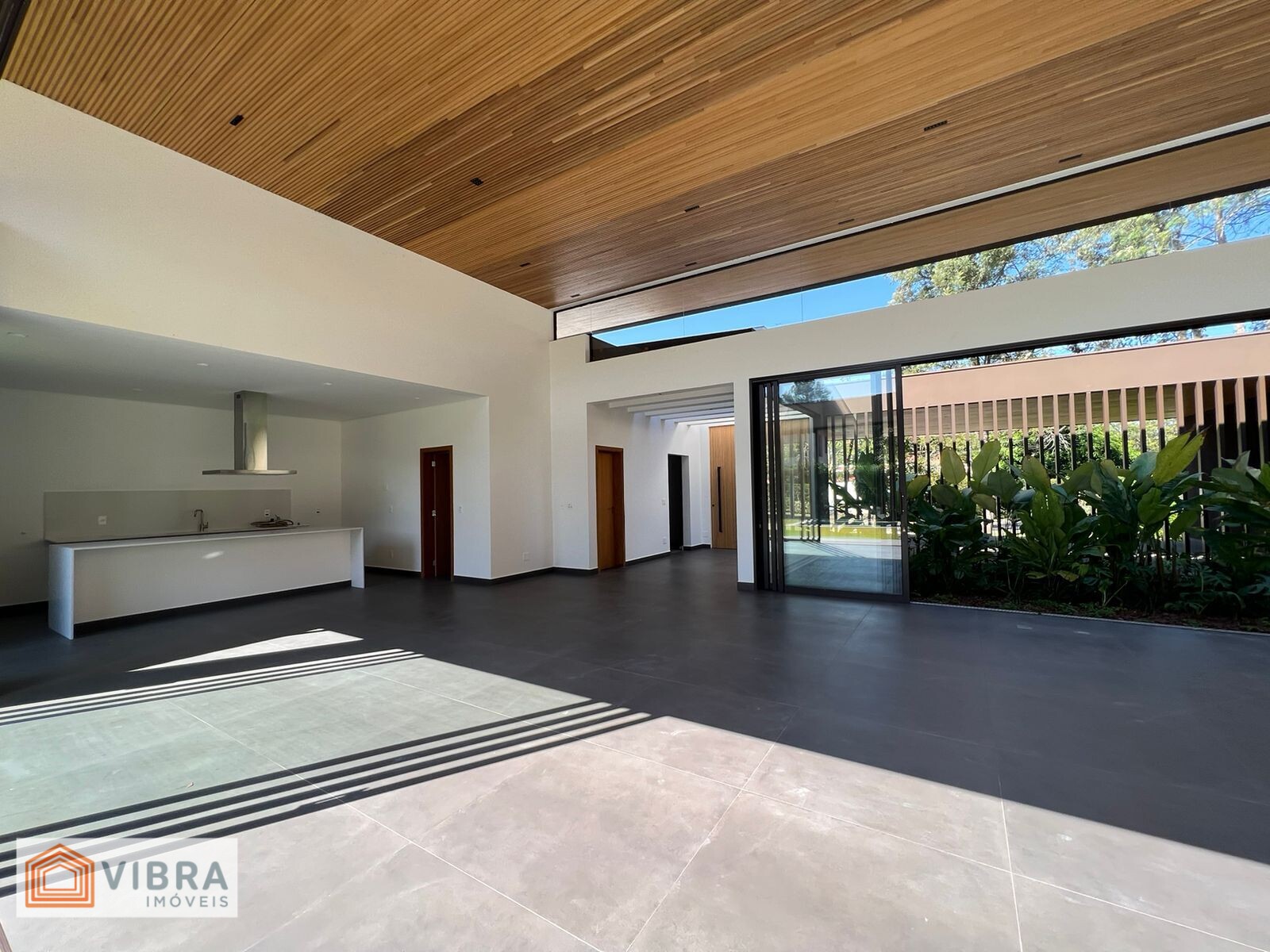 Foto 4 de Casa Alto Padrão à Venda no Condomínio Lago Azul Golfe Club