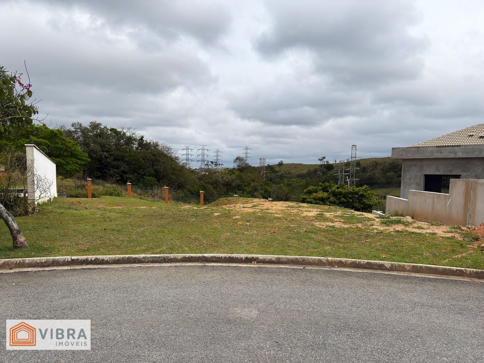 Terreno à venda no bairro Alphaville em Santana de Parnaíba/SP
