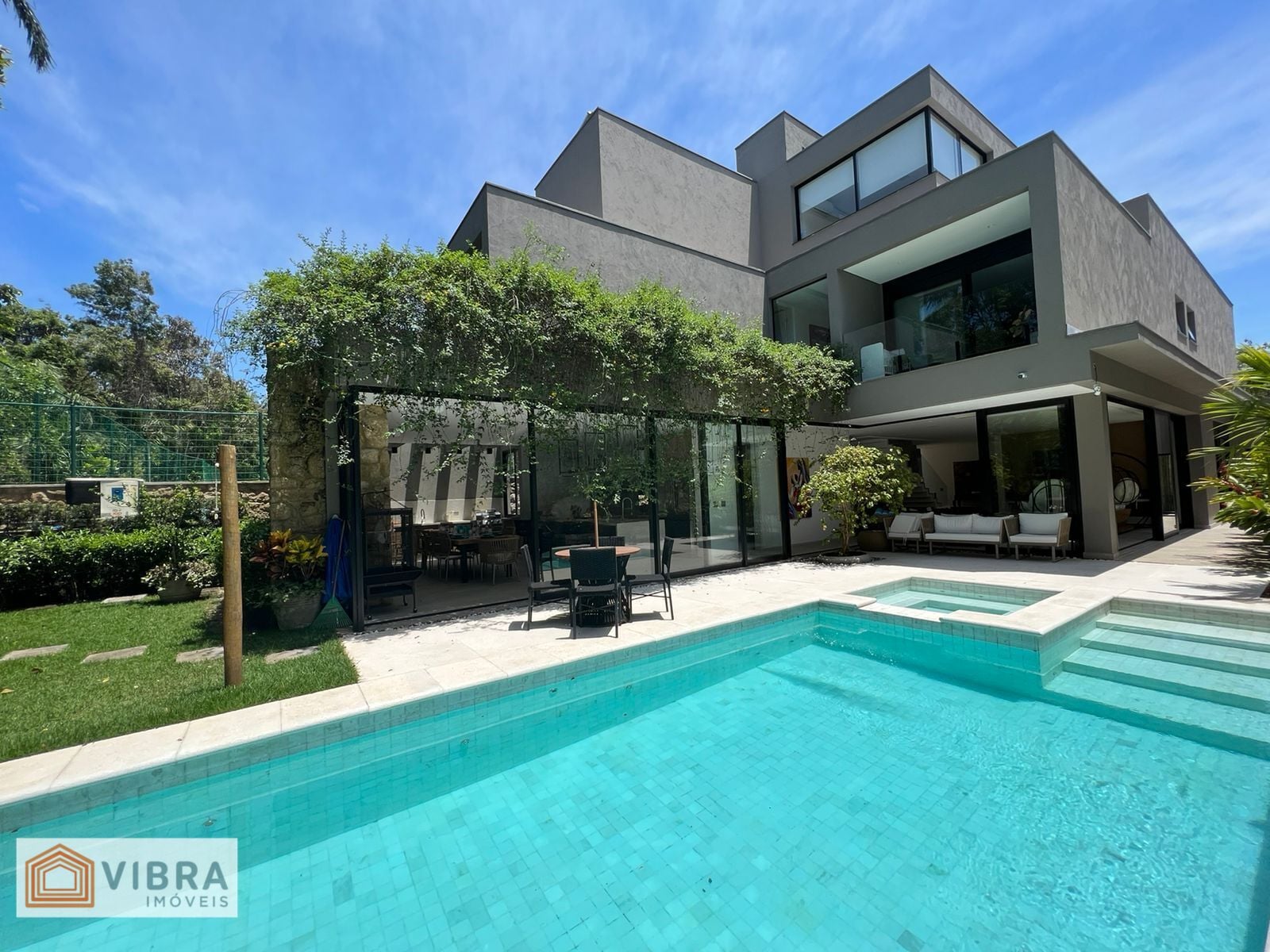 Casa à venda no bairro Riviera em Bertioga/SP