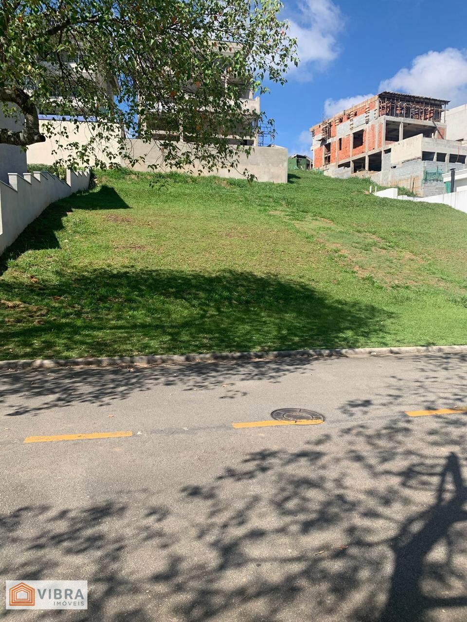 Terreno à venda no bairro Alphaville em Santana de Parnaíba/SP