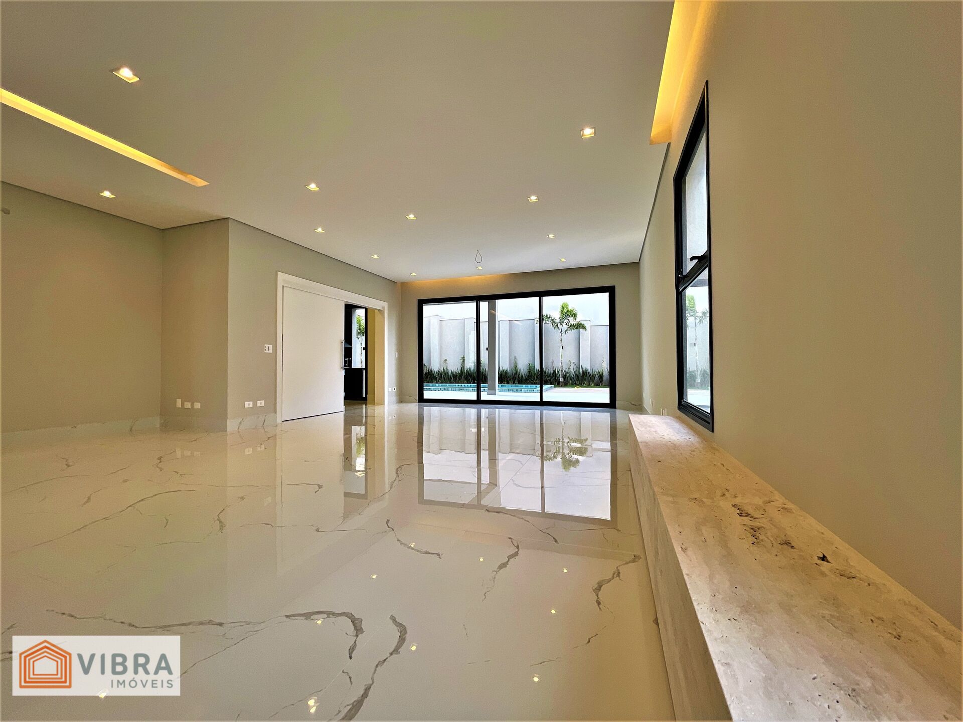 Foto 4 de Casa Alto Padrão à Venda no Residencial Tamboré 11