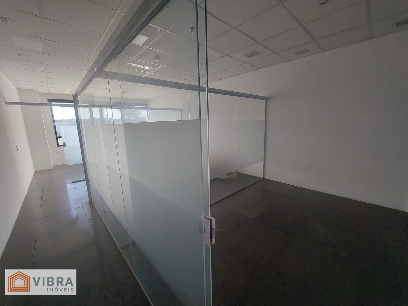 Sala comercial à venda no bairro Alphaville Industrial em Barueri/SP