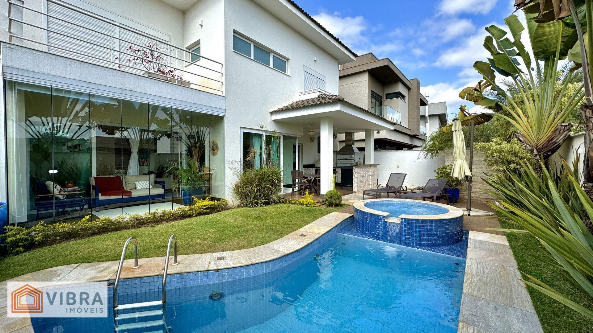 Casa à venda no bairro Alphaville em Santana de Parnaíba/SP