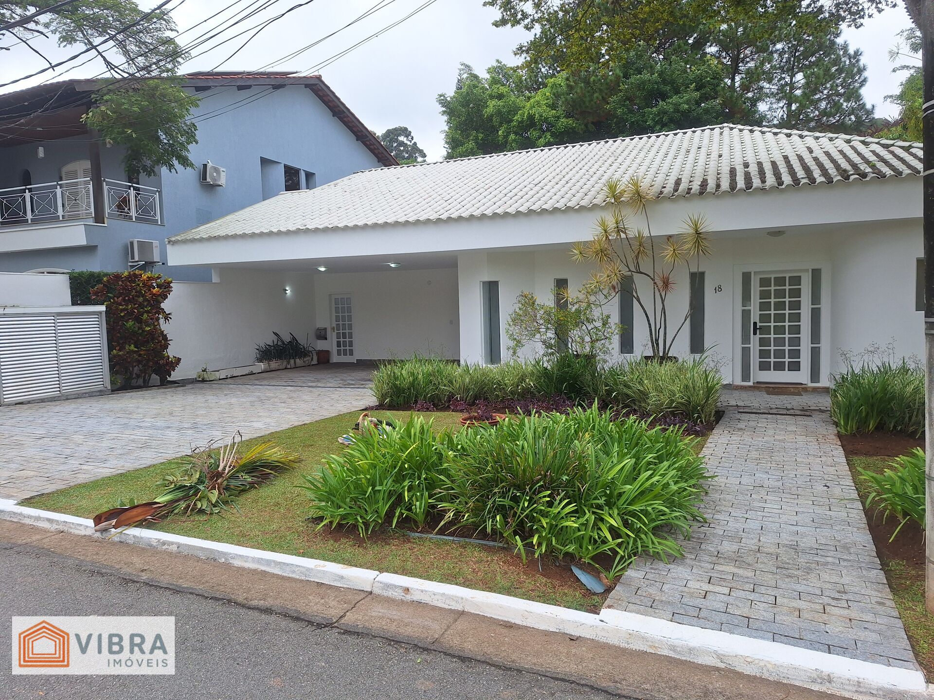 Casa à venda no bairro Alphaville em Santana de Parnaíba/SP