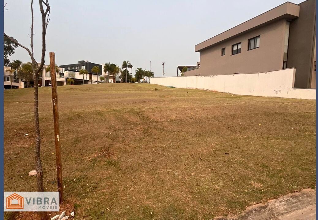 Terreno à venda no bairro Alphaville em Santana de Parnaíba/SP