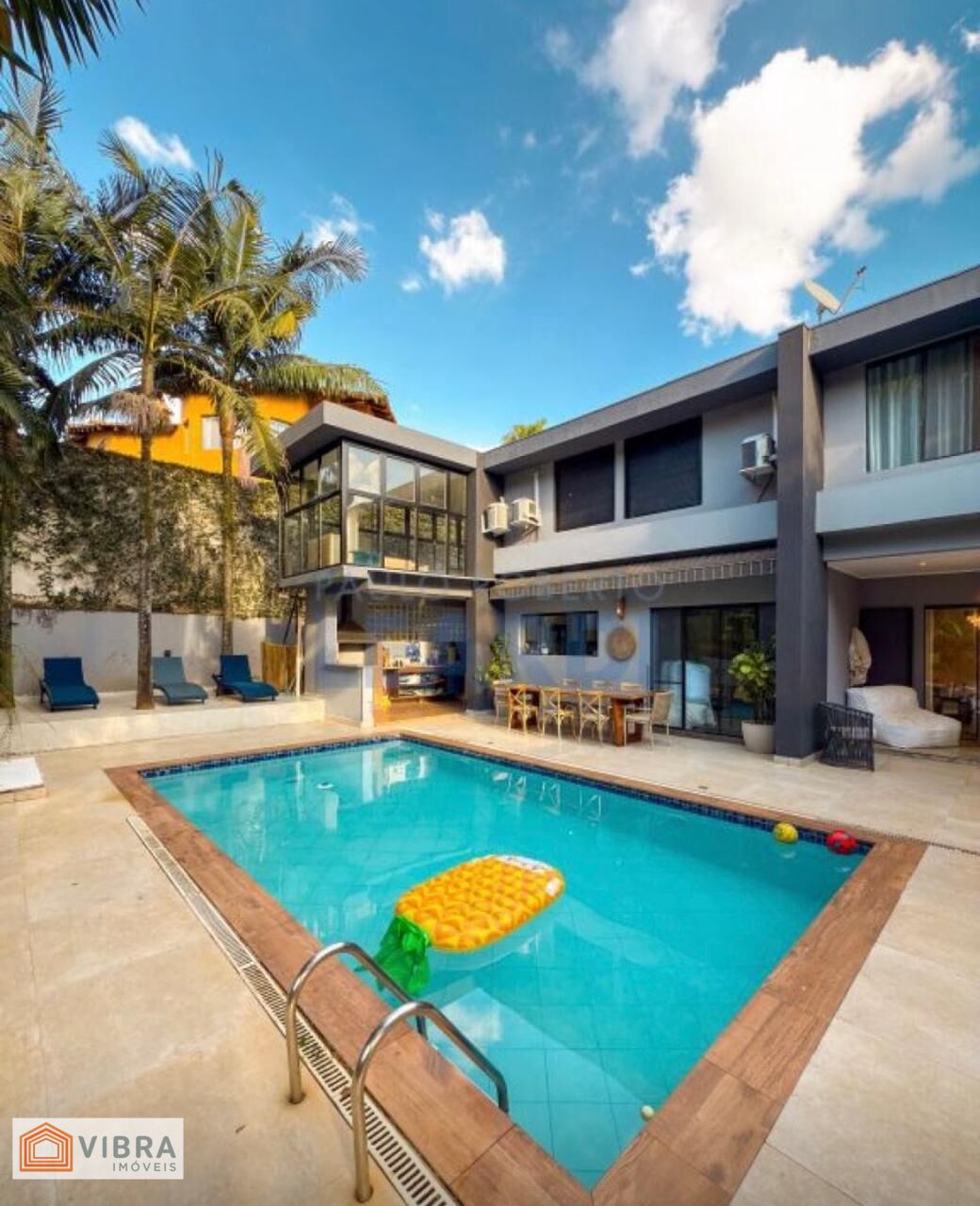 Casa à venda no bairro Alphaville em Santana de Parnaíba/SP