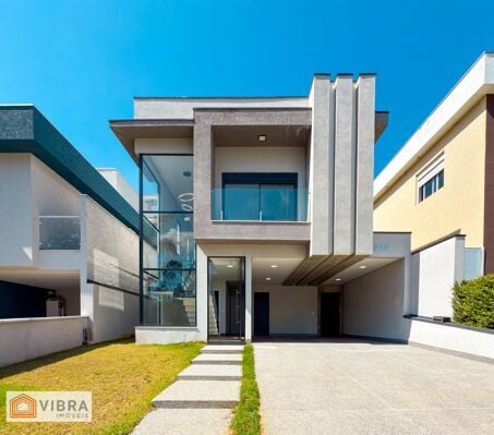 Casa à venda no bairro Suru em Santana de Parnaíba/SP