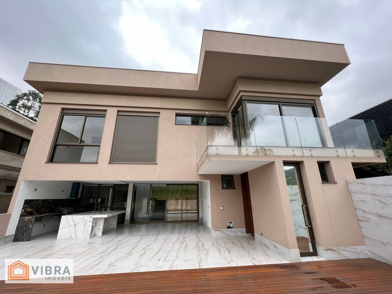 Casa Alto Padrão à Venda no Residencial Tamboré 11