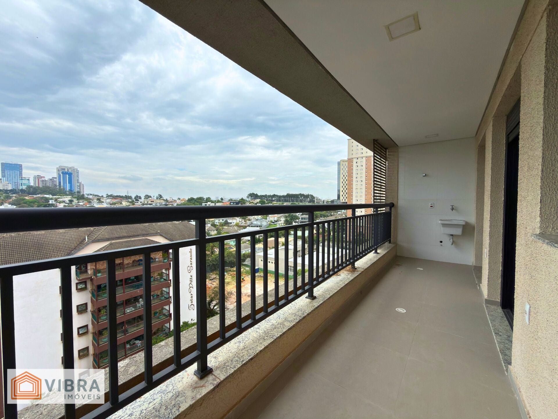 Apartamento à venda no bairro Dezoito do Forte Empresarial/Alphaville. em Barueri/SP