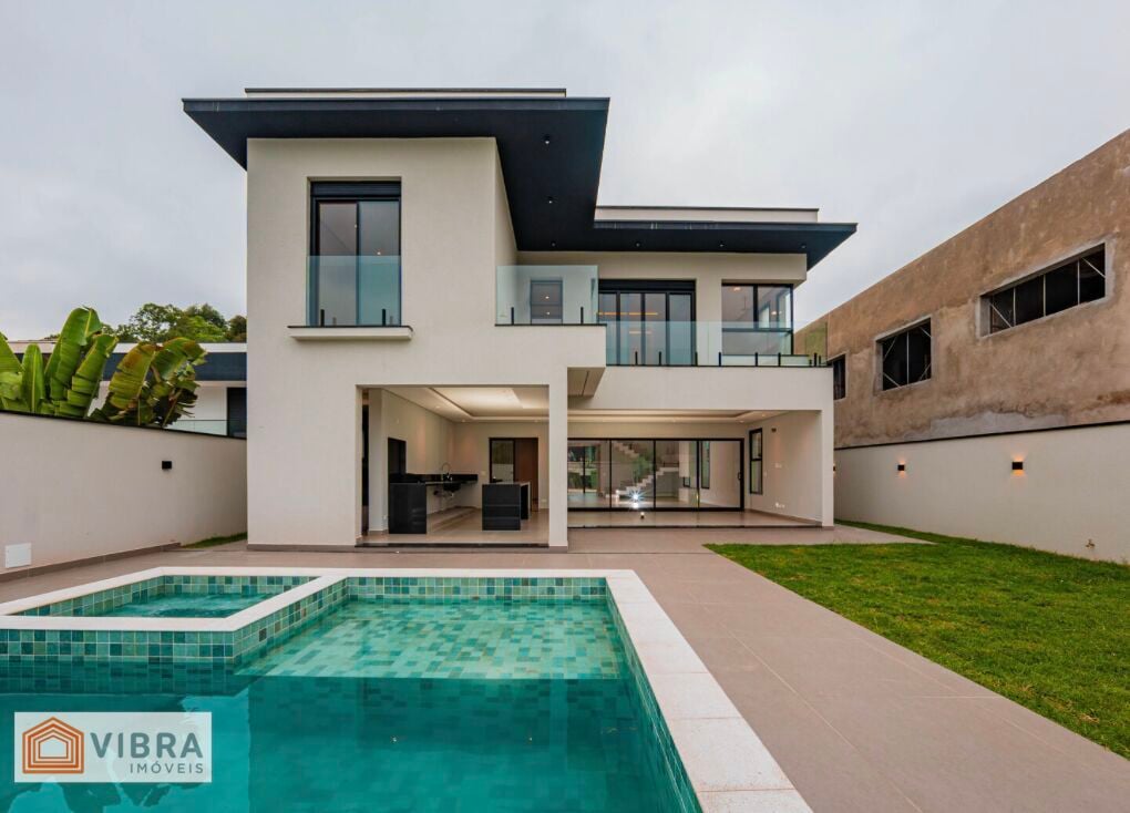 Casa à venda no bairro Cidade Tamboré em Santana de Parnaíba/SP