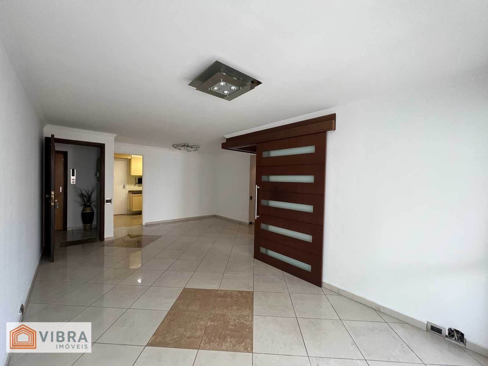 Foto 2 de Apartamento à venda no Condomínio Carpeaux - Centro