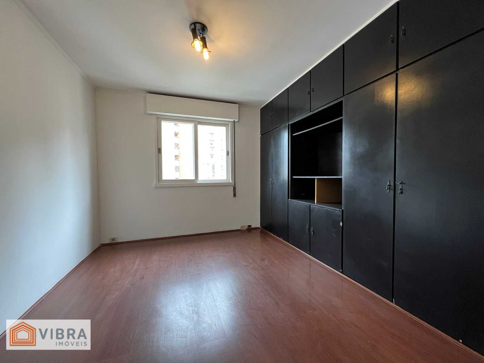 Foto 4 de Apartamento à venda no Condomínio Carpeaux - Centro