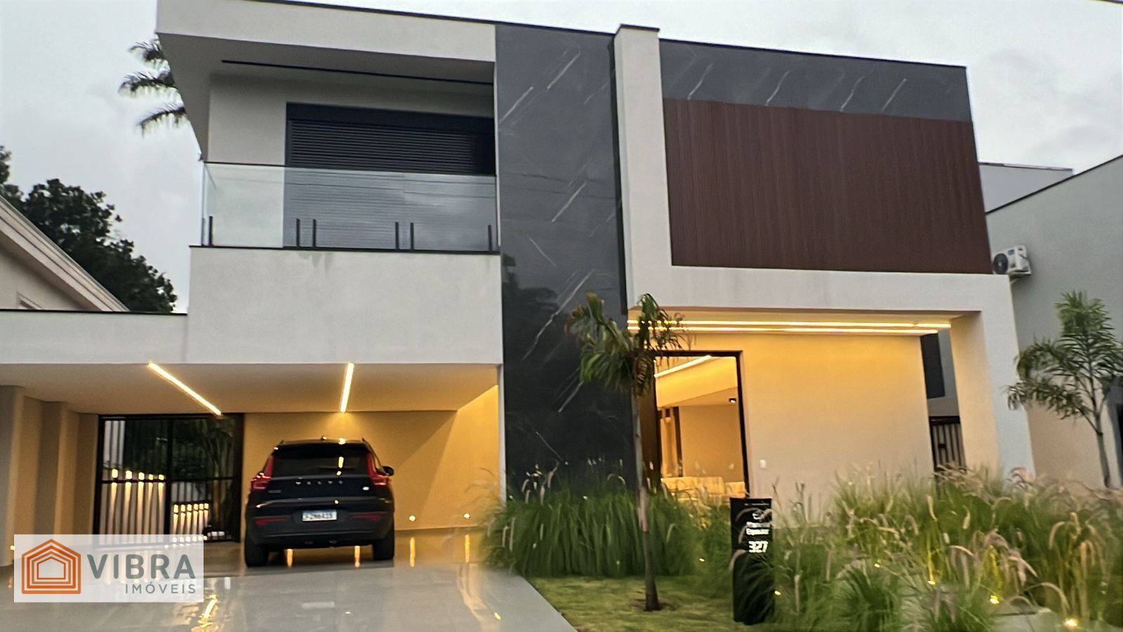 Casa à venda no bairro Alphaville em Santana de Parnaíba/SP