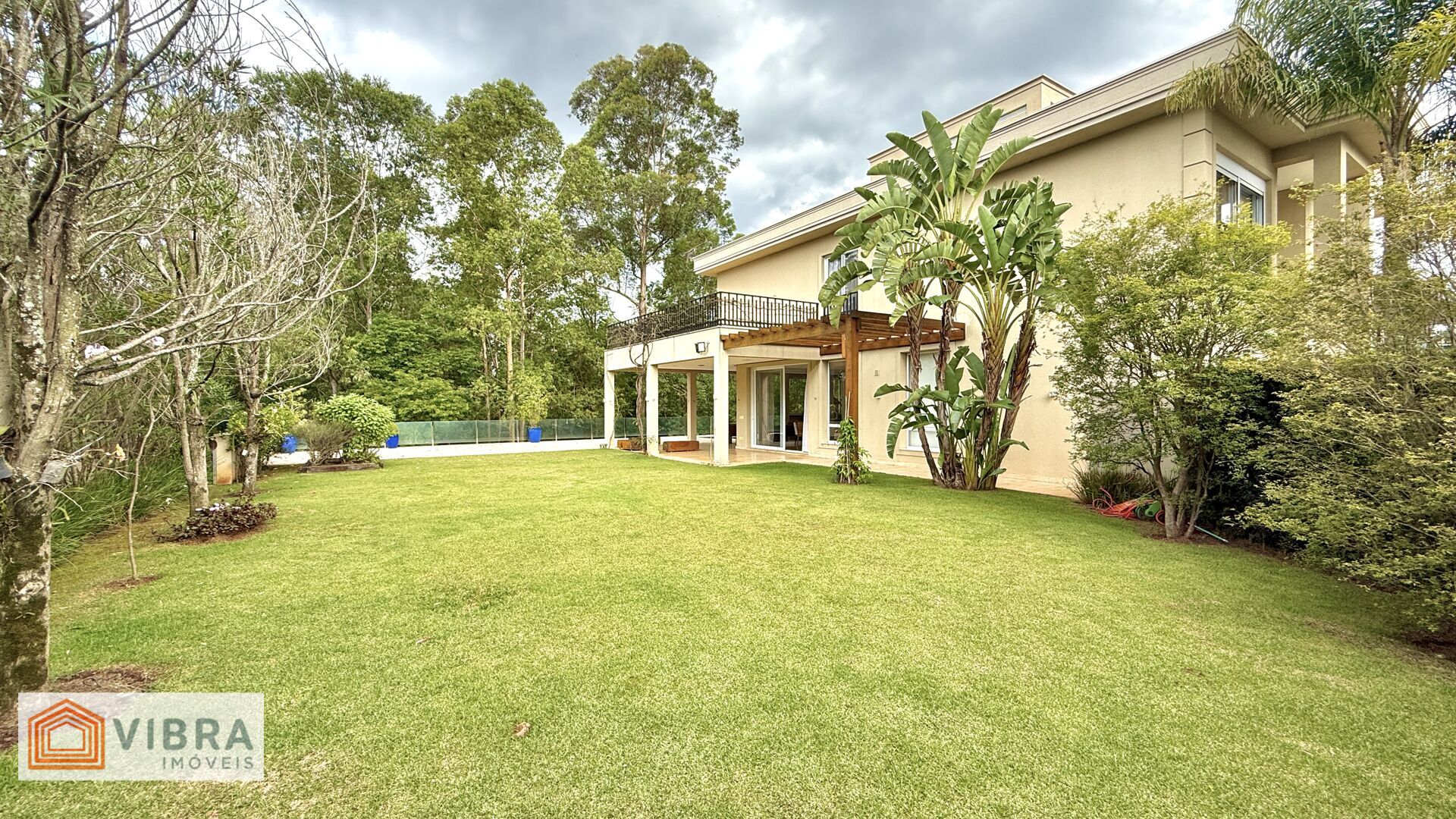 Casa à venda no bairro Alphaville em Santana de Parnaíba/SP