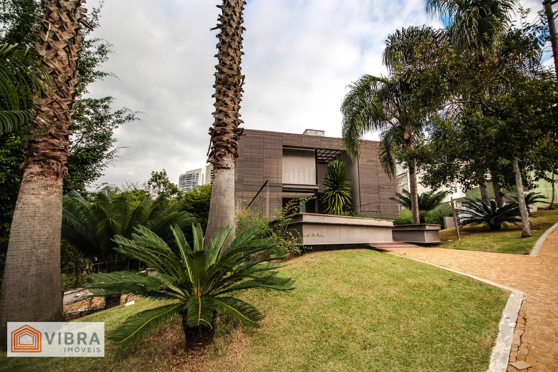 Foto 3 de Casa Alto Padrão à Venda no Residencial Melville - Tamboré
