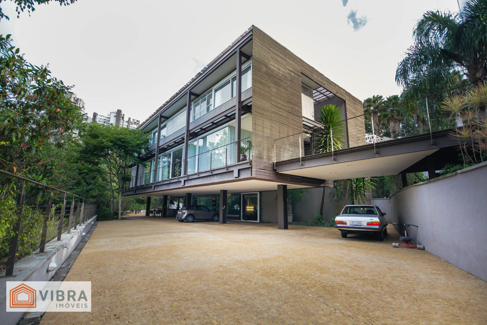 Casa Alto Padrão à Venda no Residencial Melville - Tamboré