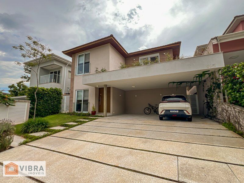 Casa à venda no bairro Alphaville em Santana de Parnaíba/SP