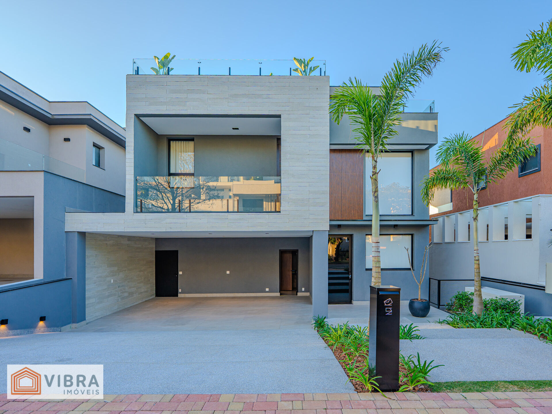 Casa à venda no bairro Gênesis 1 em Santana de Parnaíba/SP