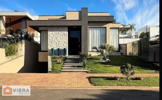 Casa à venda no bairro Alphaville em Santana de Parnaíba/SP