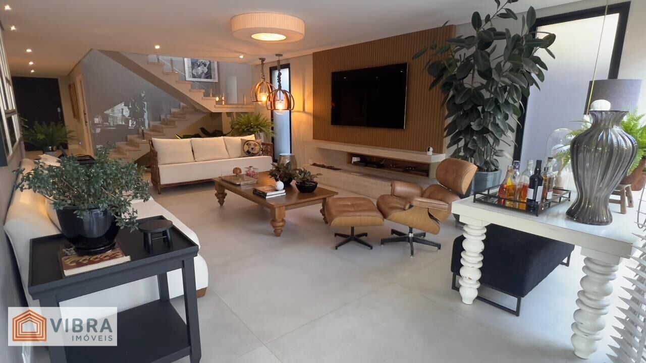 Casa à venda no bairro Alphaville em Santana de Parnaíba/SP