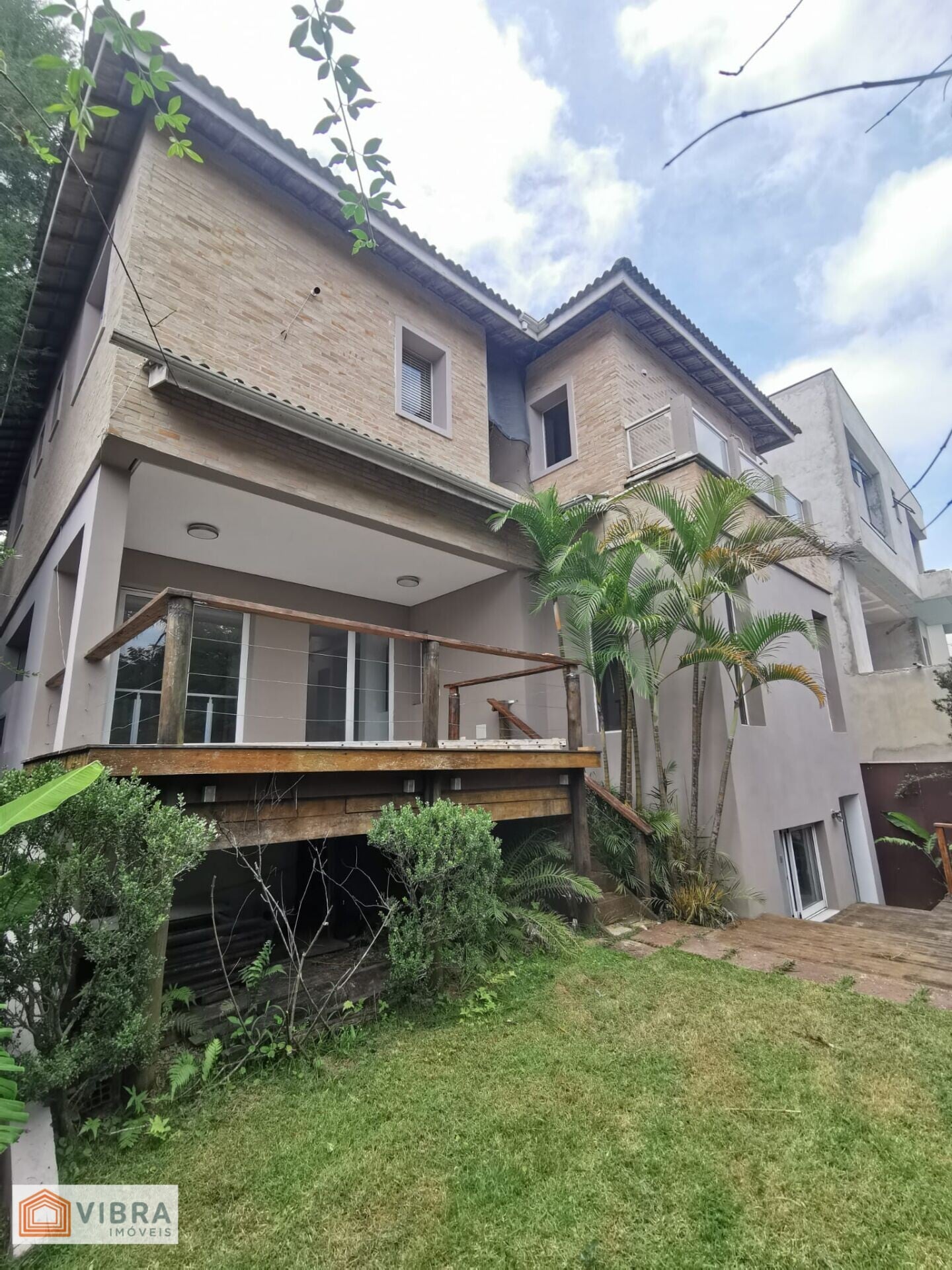 Casa Alto Padrão à venda no Residencial Tamboré 10
