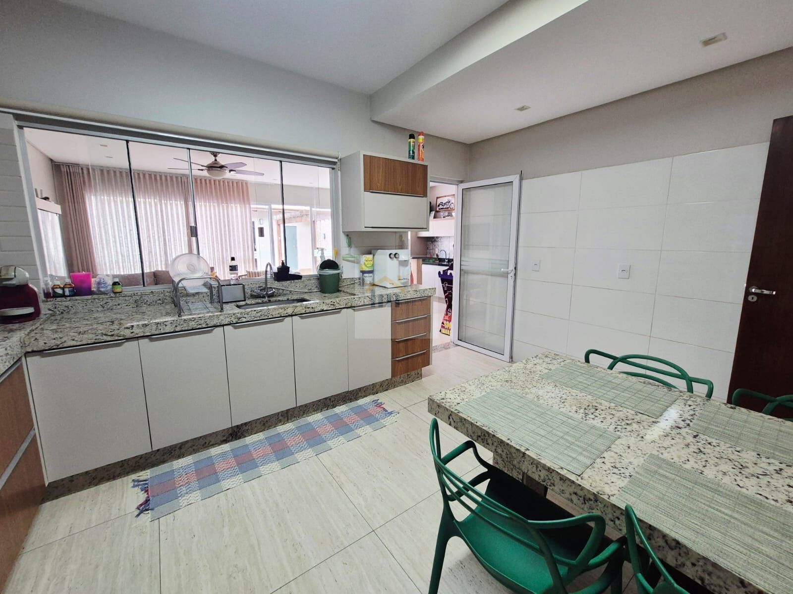 Casa, 4 quartos, 180 m² - Foto 18