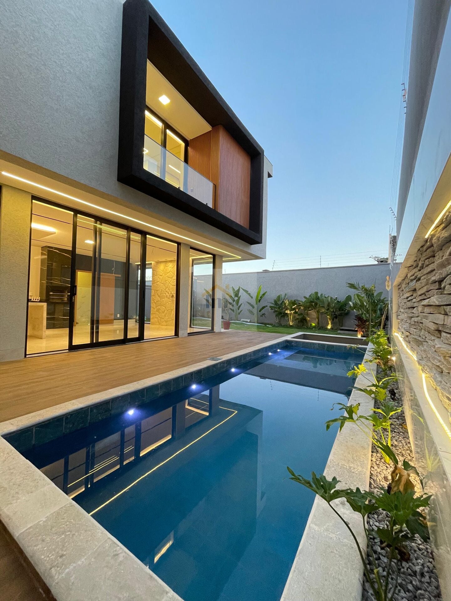 Casa, 5 quartos, 282 m² - Foto 2