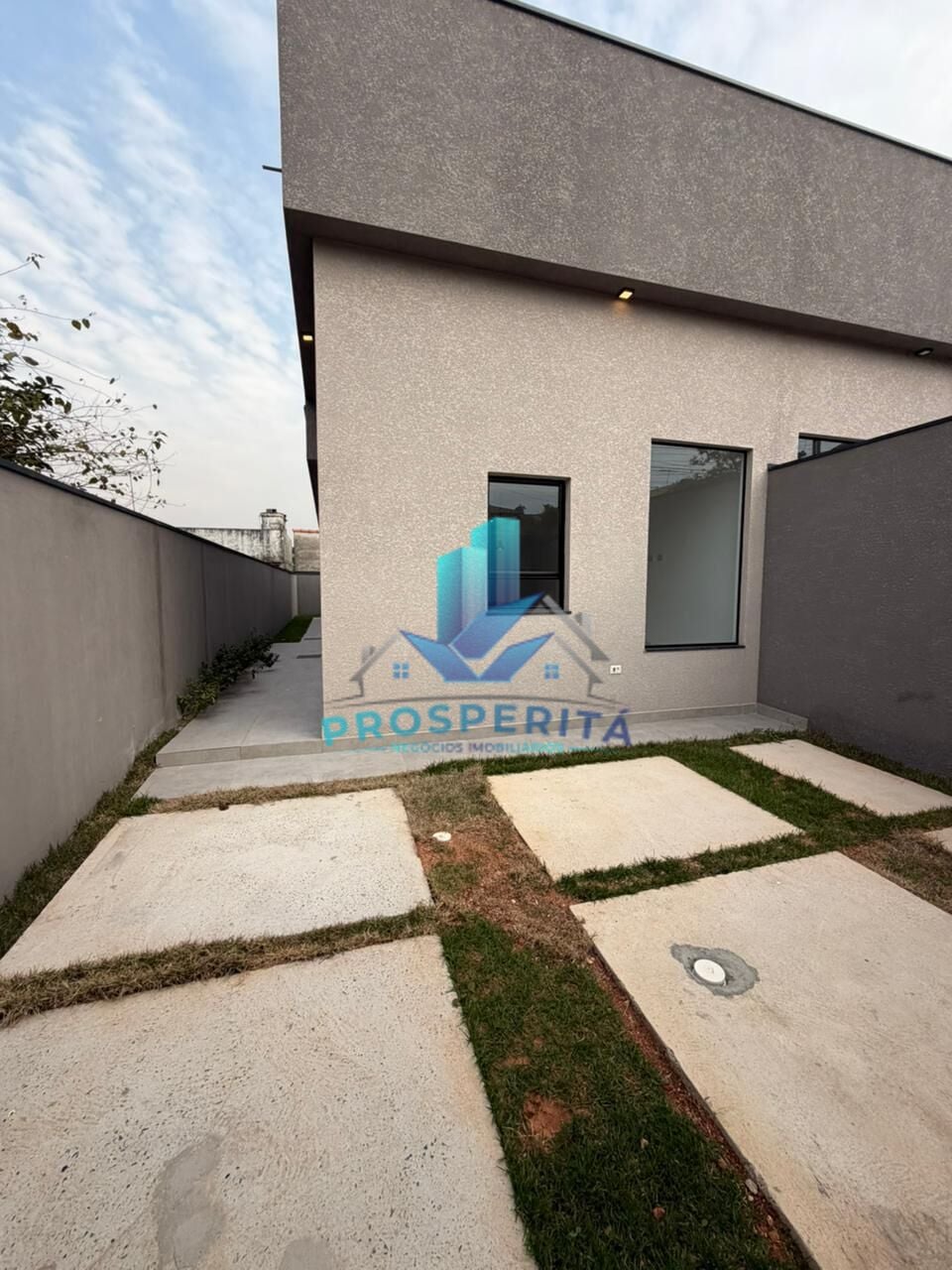 Casa, 2 quartos, 77 m² - Foto 1