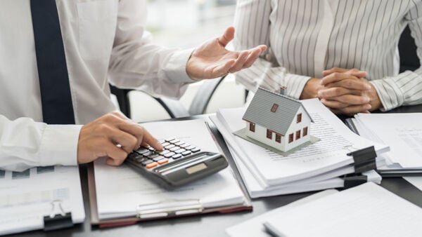 Por que comprar com um corretor de imóveis?