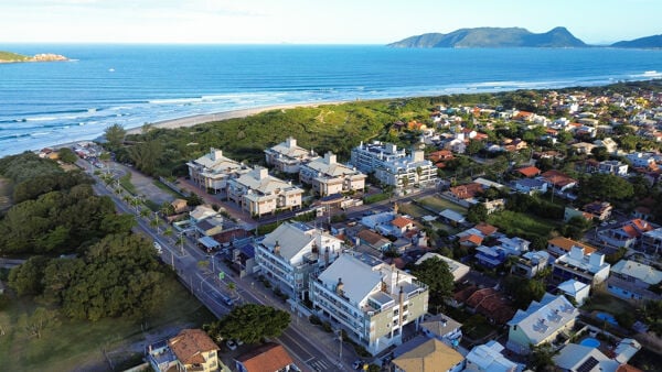 Conheça o Campeche, O Destino Perfeito para Morar, Investir e Viver o Melhor em Florianópolis