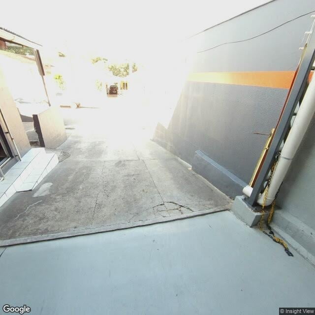 Imagem estática do "Street View" da localização