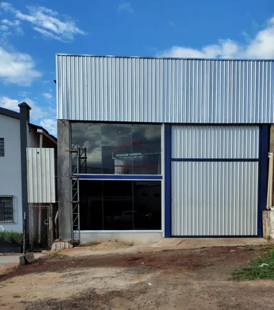Pavilhão/Galpão para alugar no bairro Centro em Santa Cruz do Rio Pardo/SP