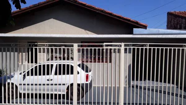 Casa à venda no bairro Jardim Jose Eleodoro em Santa Cruz do Rio Pardo/SP
