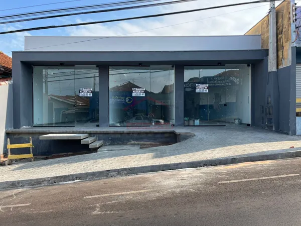 Salão comercial para alugar no bairro Centro em Santa Cruz do Rio Pardo/SP