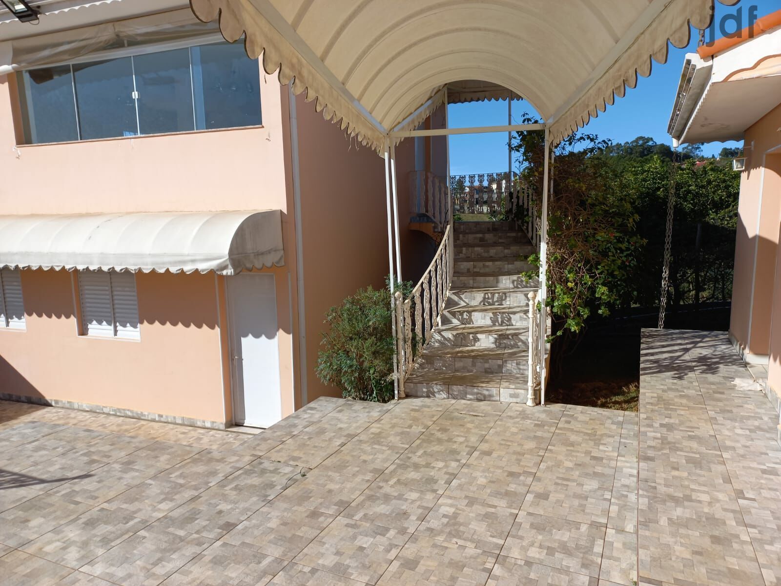 Chácara em Porta do Sol, Mairinque - Chácara semi nova com terreno plano E LINDO JARDIM - Foto 5