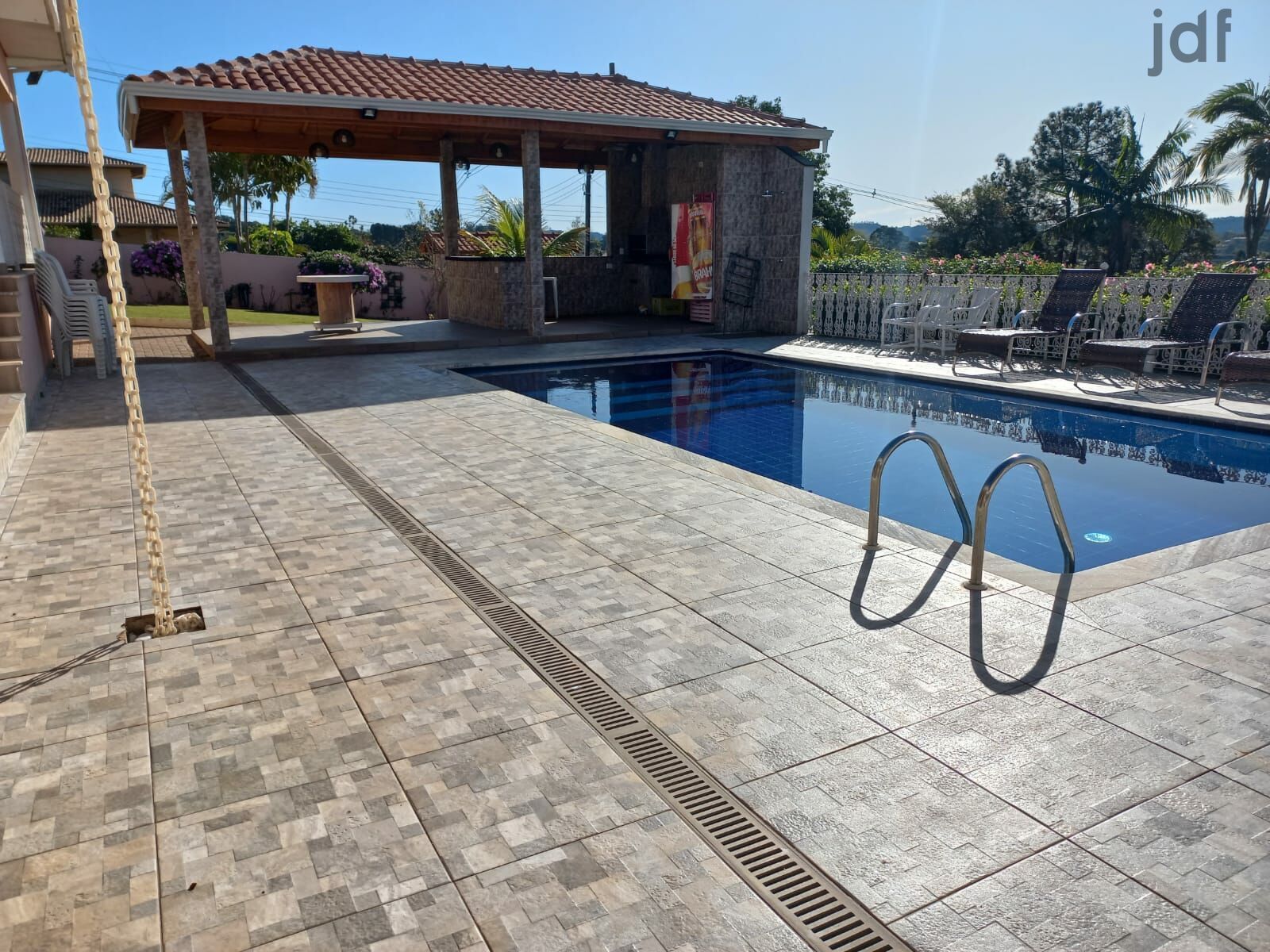 Chácara em Porta do Sol, Mairinque - Chácara semi nova com terreno plano E LINDO JARDIM - Foto 4