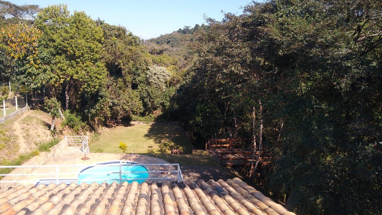 Chácara em Porta do Sol, Mairinque - Chácara em Porta do Sol, Mairinque/SP , semi nova com 4 suítes sendo 1 master - Foto 4