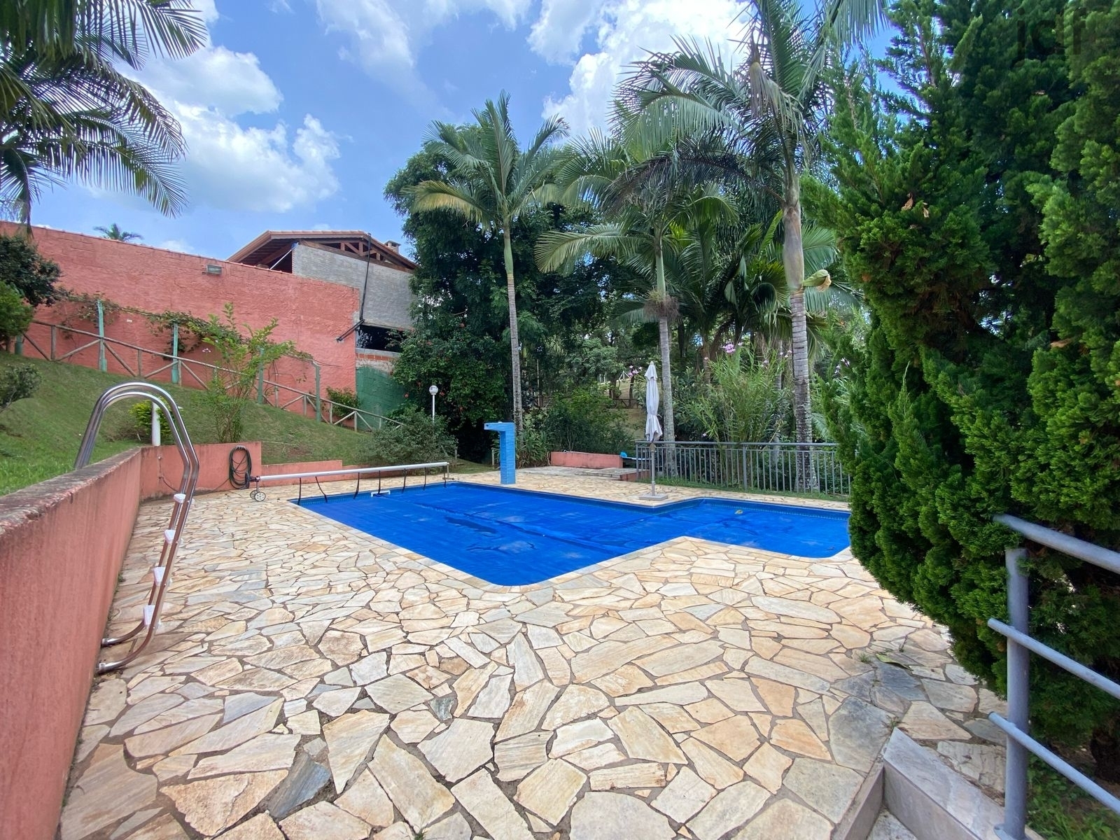 Chácara em Porta do Sol, Mairinque - Chácara em Porta do Sol, Mairinque/SP com 6.600 m2 de terreno e 650 m2 de área construída. - Foto 4
