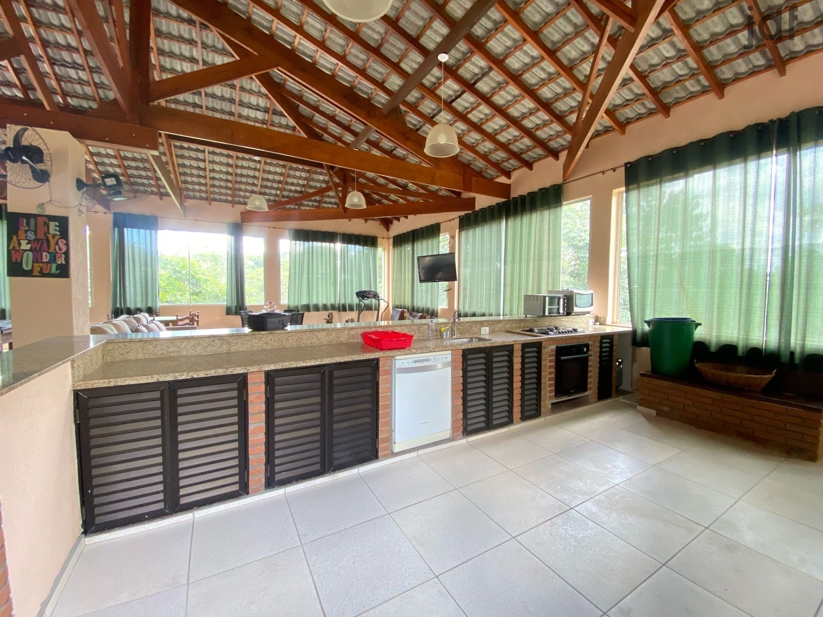 Chácara em Porta do Sol, Mairinque - Chácara em Porta do Sol, Mairinque/SP com 6.600 m2 de terreno e 650 m2 de área construída. - Foto 46