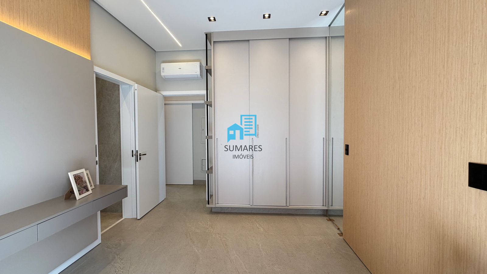 Casa com 3 quartos à venda, 253m² — foto 24 de 33