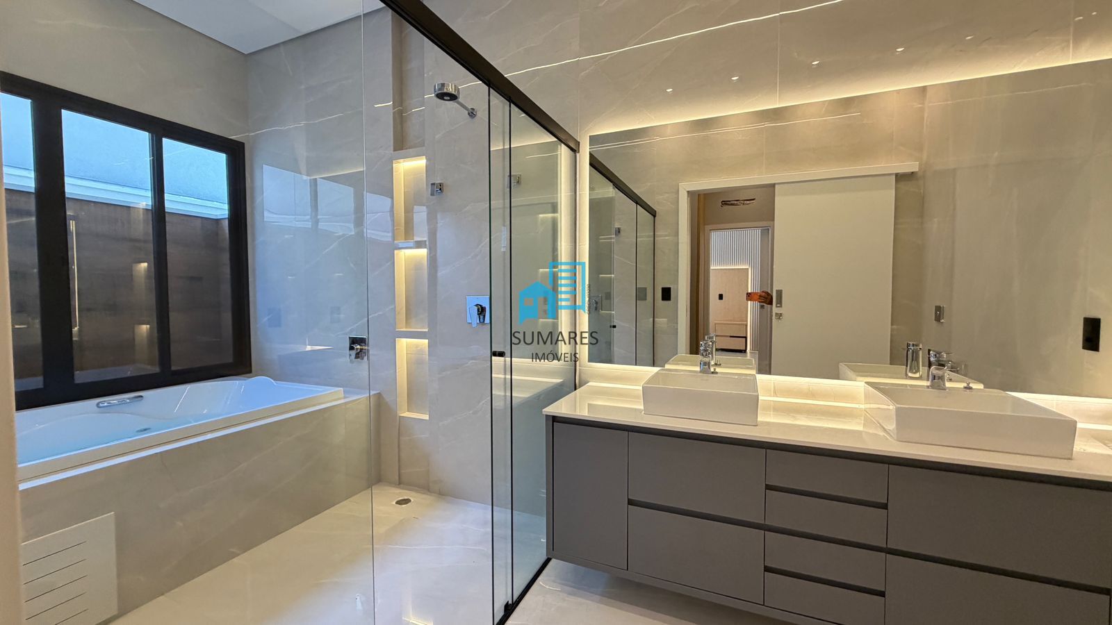 Casa com 3 quartos à venda, 253m² — foto 18 de 33