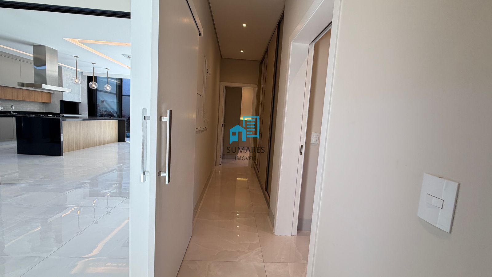 Casa com 3 quartos à venda, 230m² — foto 21 de 33