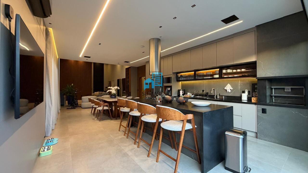 Casa de Condomínio com 3 quartos à venda, 215m² — foto 12 de 35