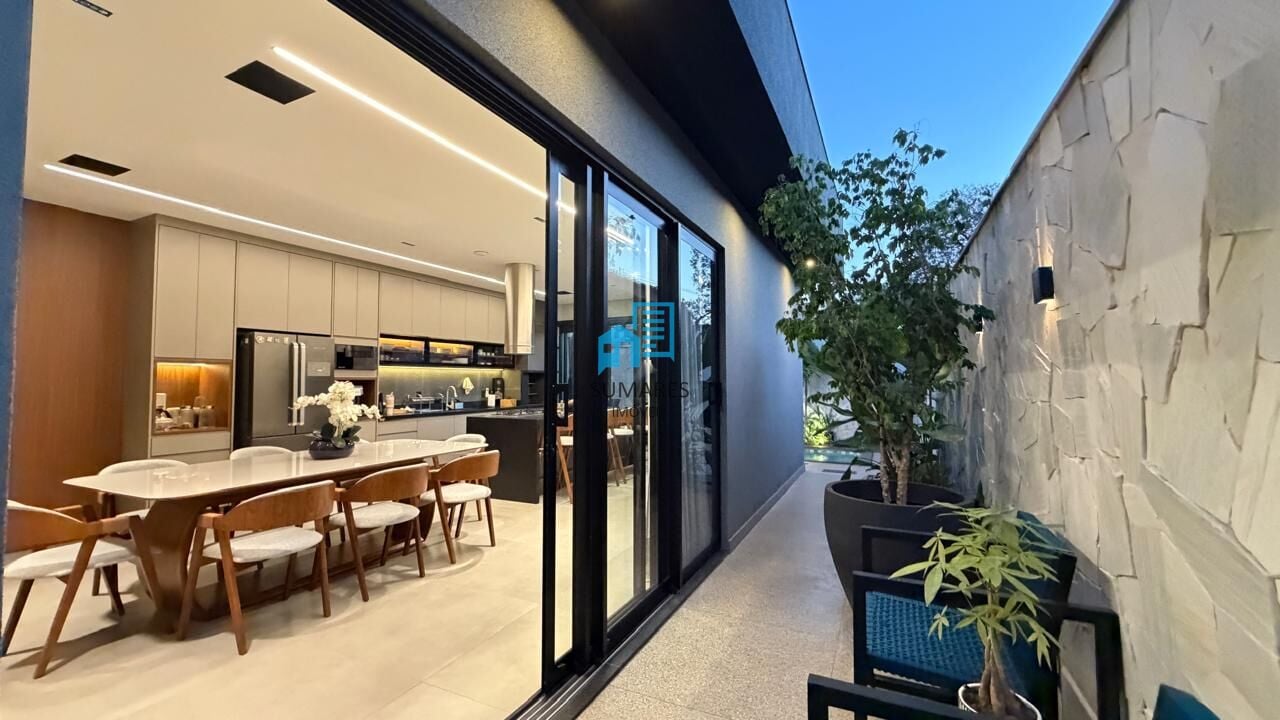 Casa de Condomínio com 3 quartos à venda, 215m² — foto 11 de 35