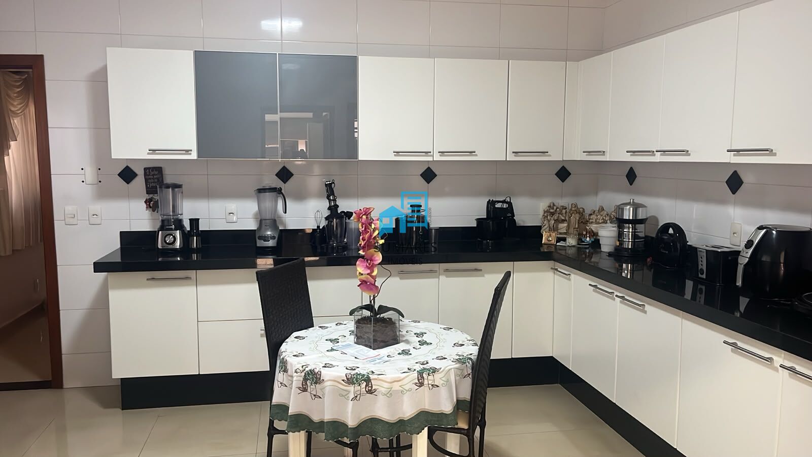 Casa com 3 quartos à venda, 270m² — foto 26 de 44