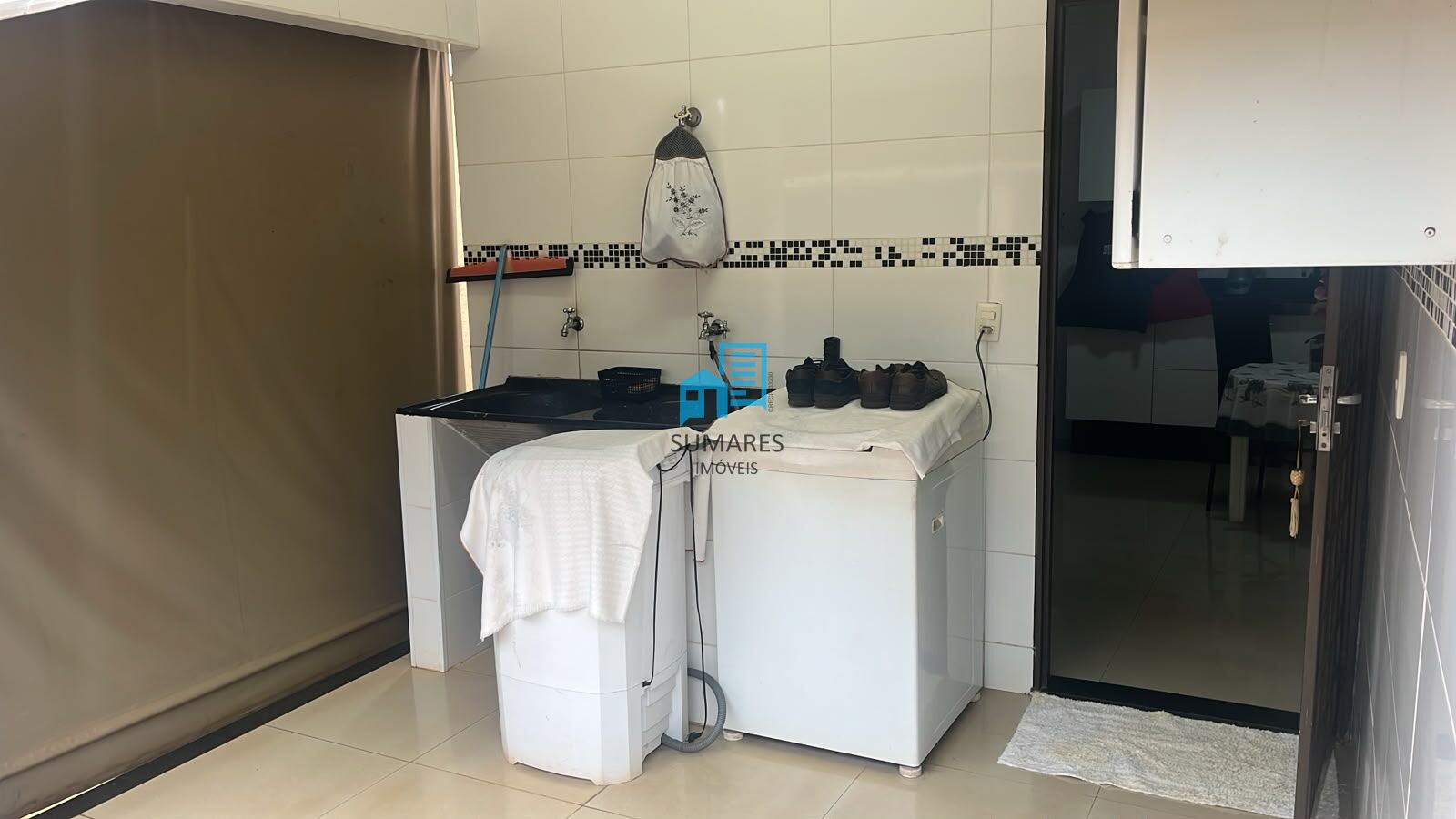 Casa com 3 quartos à venda, 270m² — foto 42 de 44